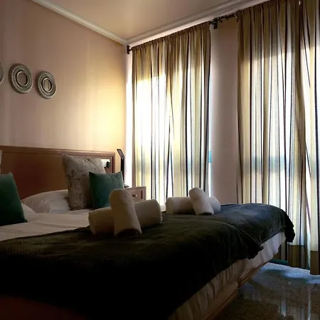 H. O Lar Barco de Valdeorras