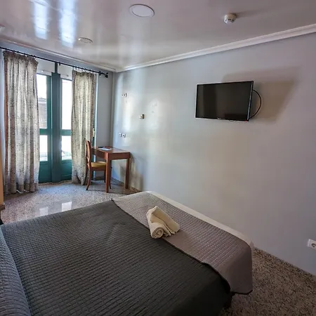 H. O Lar Barco de Valdeorras