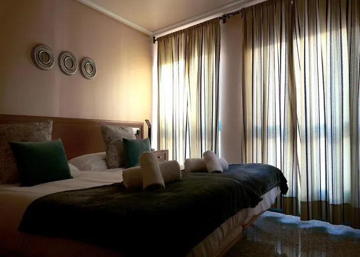 H. O Lar O Barco de Valdeorras