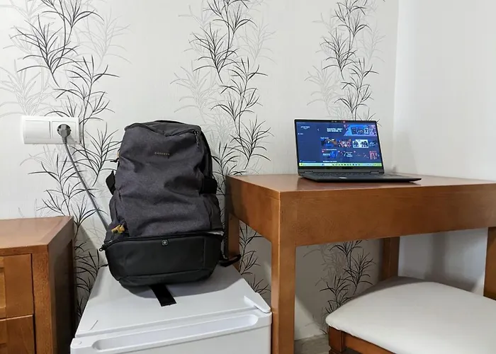 H. O Lar O Barco de Valdeorras